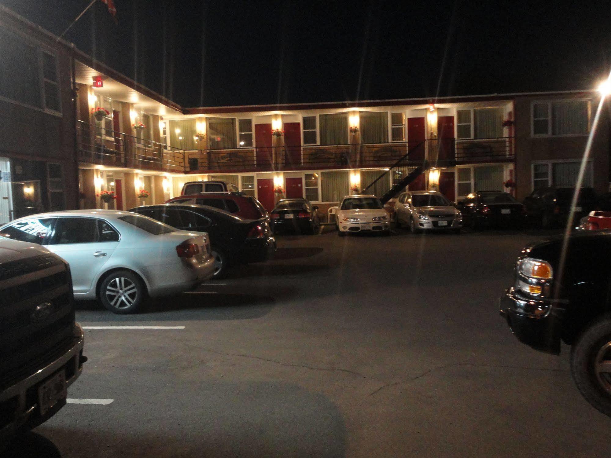 Imperial Fireside Inn サドバリー エクステリア 写真
